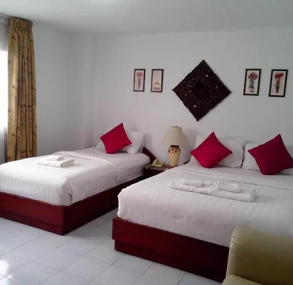 اتاق لوکس سه تخته, Regent Lodge Lampang