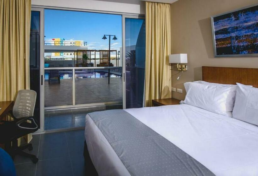 스탠다드 룸 킹사이즈 침대, Wyndham Manta Sail Plaza Hotel And Convention Center