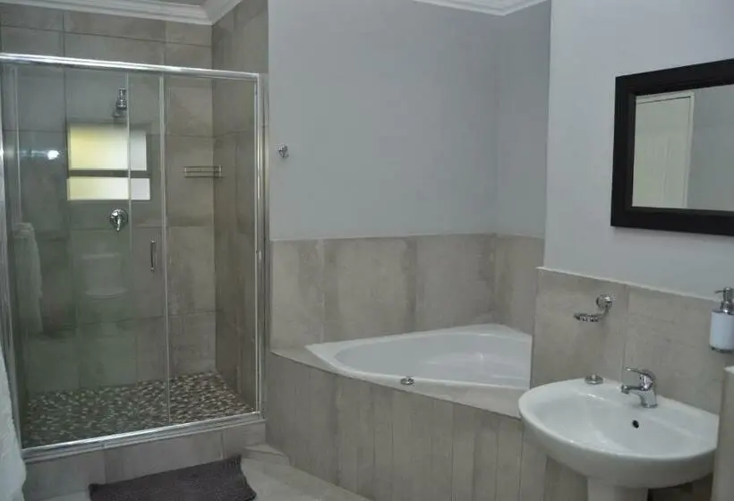 اتاق لوکس, African Sands Guesthouse Load Shedding Free