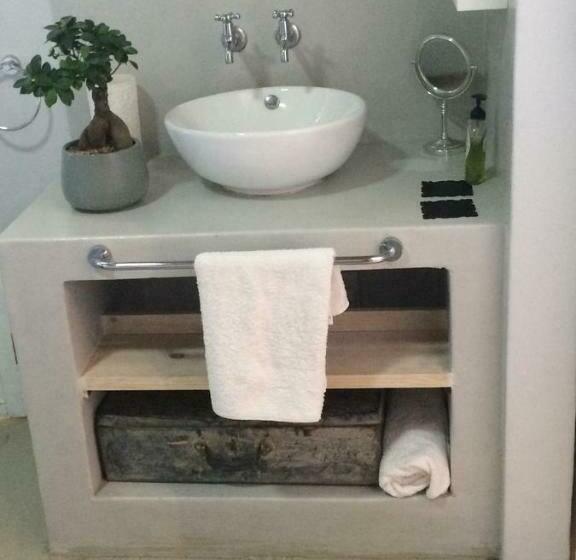 标准间, Muckleneuk Manor