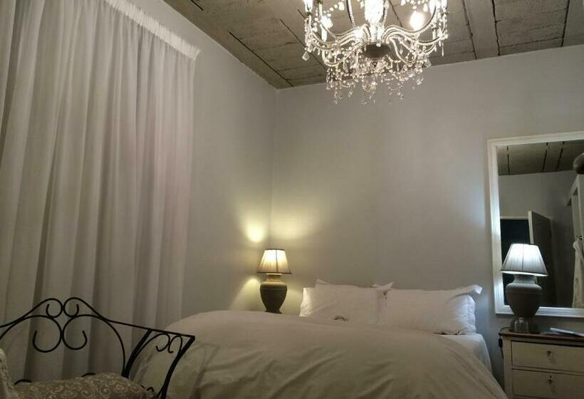 标准间, Muckleneuk Manor