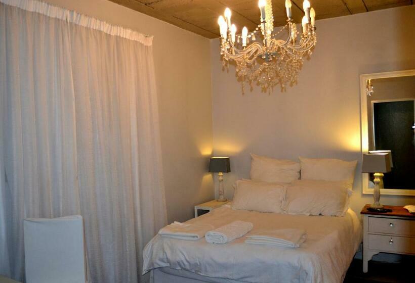 标准间, Muckleneuk Manor