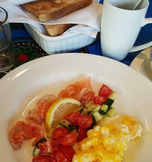 标准间, Muckleneuk Manor