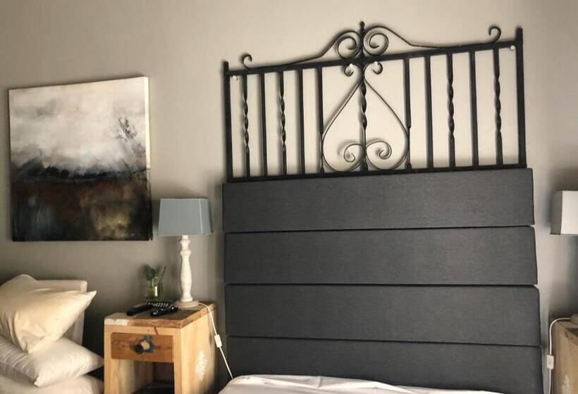 标准间, Muckleneuk Manor