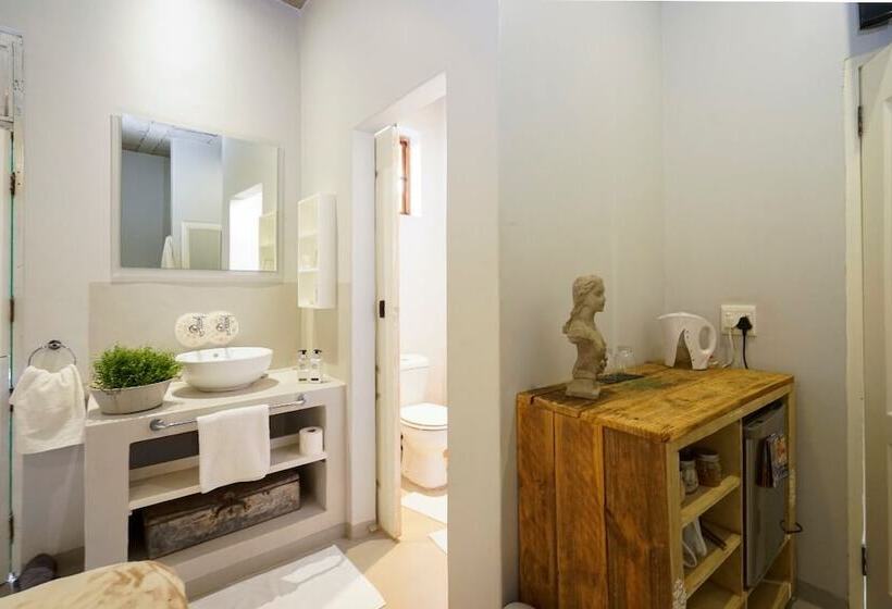 高级大房间, Muckleneuk Manor