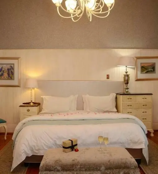 エクゼクティブルーム, Oleander Guest House