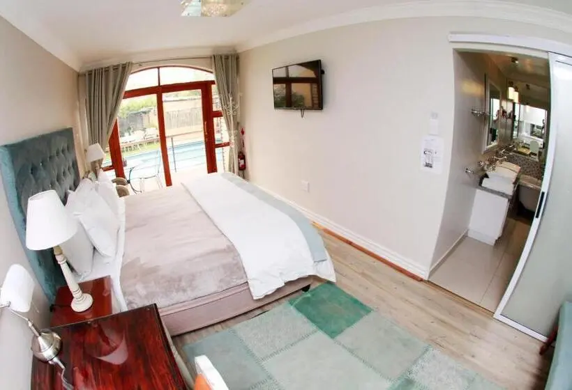 バルコニー付きデラックスルーム, Oleander Guest House