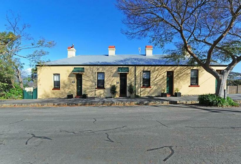 スイート, Spencer Suites Albany