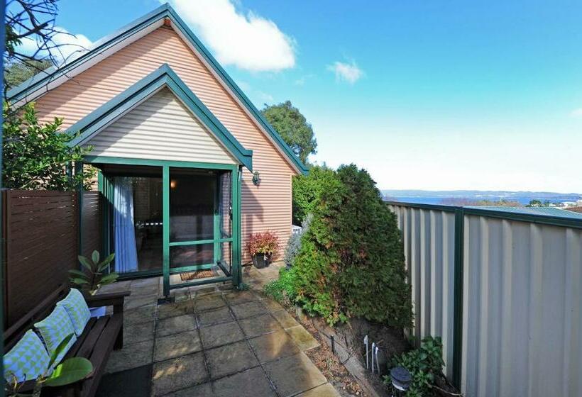 スイート, Spencer Suites Albany