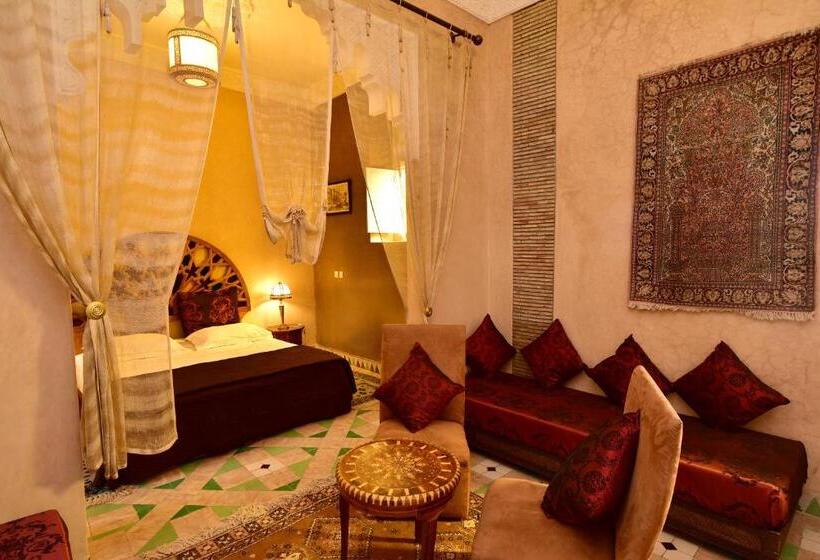 سوییت, Riad Manissa