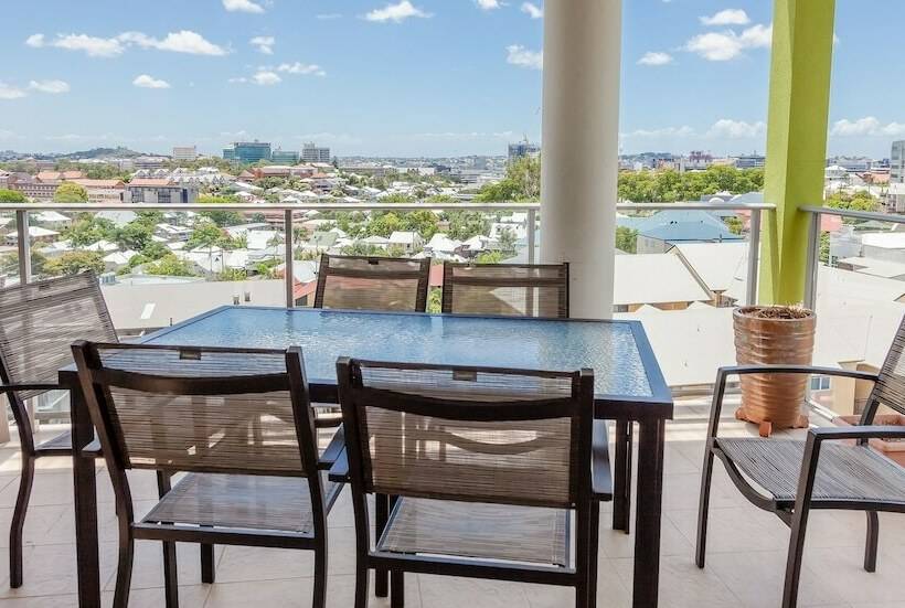 Апартаменты 2 Спальни, Trilogy Residences