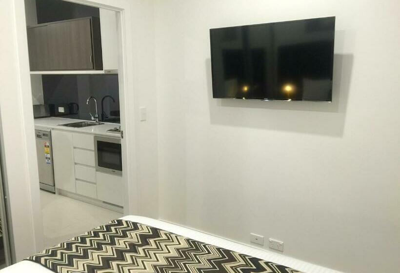 סוויטה, Whitehorse Apartment