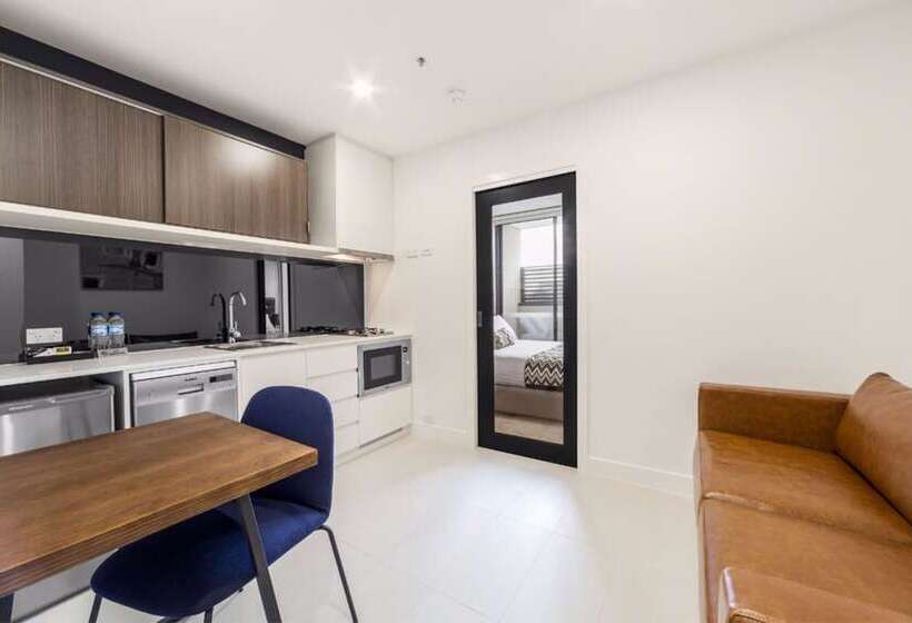 סוויטה, Whitehorse Apartment