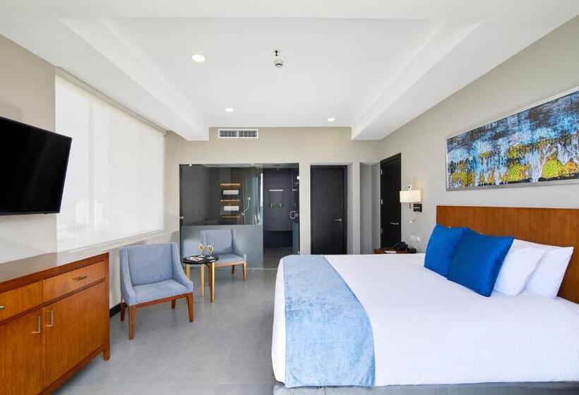 디럭스 스위트 킹 침대, Wyndham Manta Sail Plaza Hotel And Convention Center