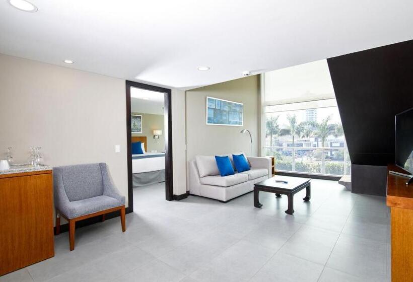 프레지덴셜 스위트, Wyndham Manta Sail Plaza Hotel And Convention Center