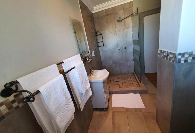 带大床的标准间, Alabaster Box Guesthouse