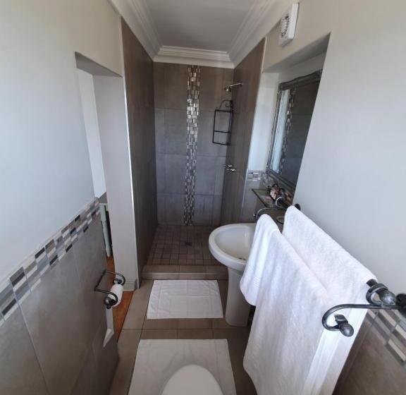 标准间带阳台, Alabaster Box Guesthouse