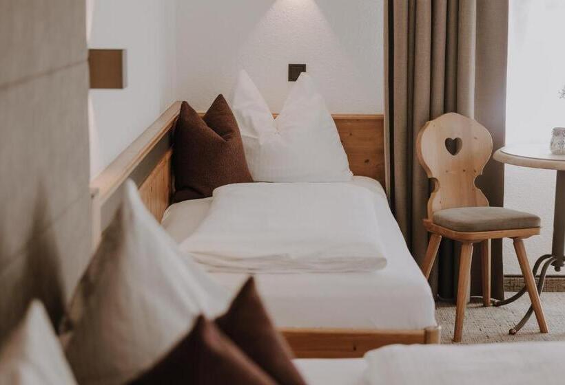 اتاق خانوادگی, B&b Hotel Die Bergquelle