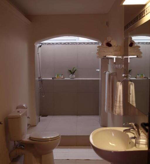 חדר דלוקס, Anugaa In The City