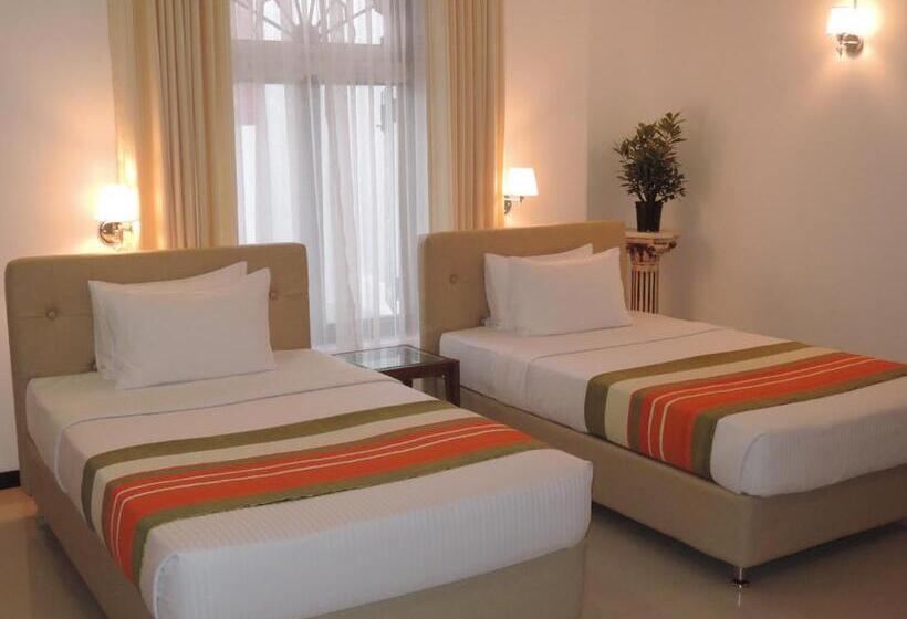 חדר סטנדרט, Anugaa In The City