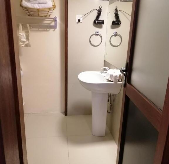 חדר דלוקס, Anugaa In The City