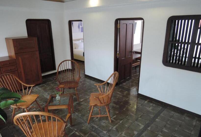 חדר דלוקס, Anugaa In The City