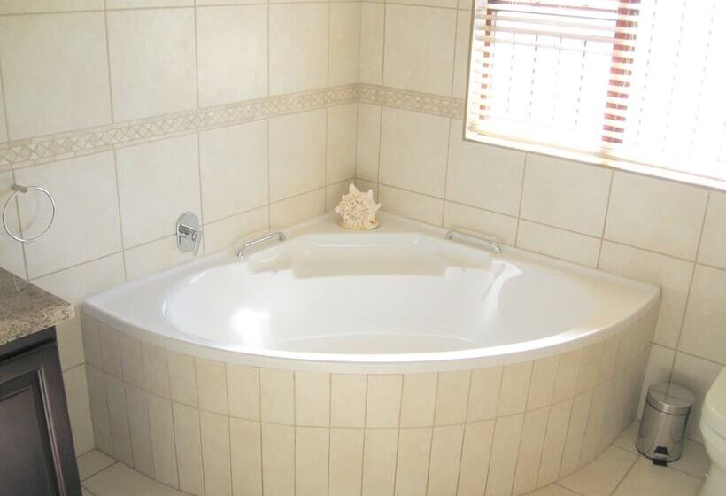 オーシャンビューデラックスルーム, Aquamarine Guest House