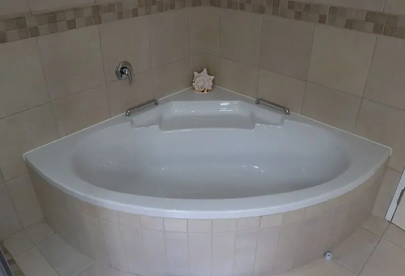 オーシャンビュースーペリアースイート, Aquamarine Guest House