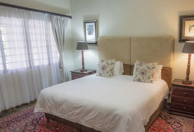 اتاق استاندارد, At Heritage House