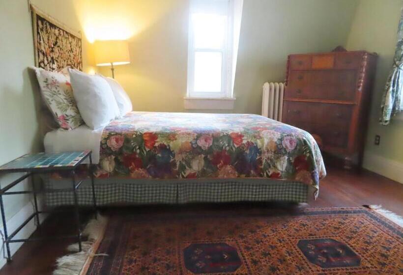 스탠다드 룸 공동 욕실, Morning Glory B&b