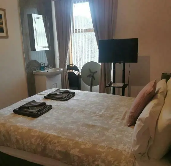 バス共有のスタンダードルーム, Park Guest House