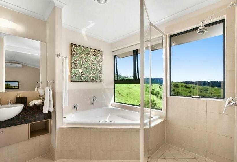 豪华小屋, Top Of The Hill