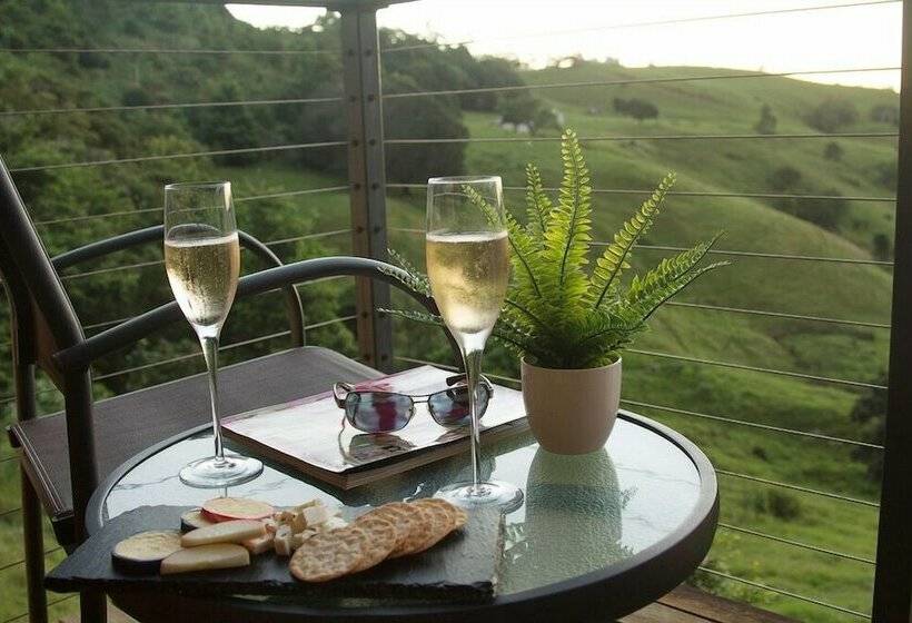 豪华小屋, Top Of The Hill