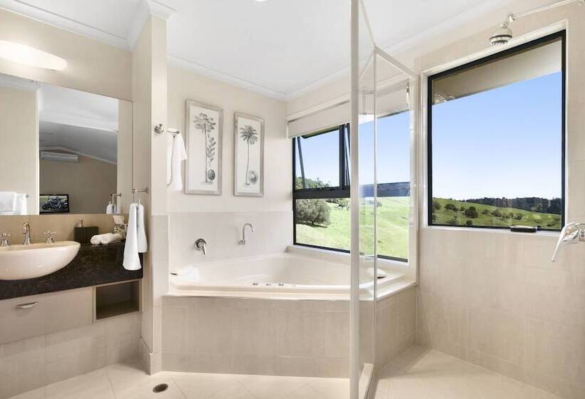 豪华小屋, Top Of The Hill