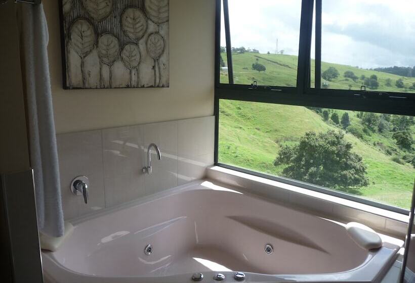 豪华小屋, Top Of The Hill