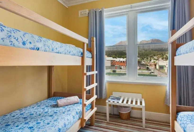 Standard Neljän Hengen Huone, Empire Hotel Queenstown