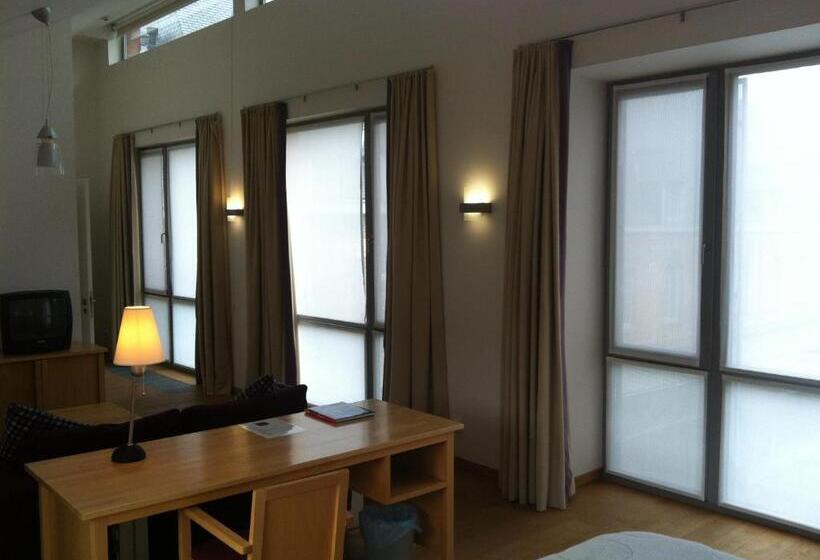 발코니가 있는 스위트, Irish College Leuven