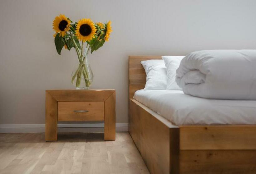 חדר סטנדרט יחיד, Naturum