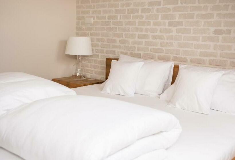 חדר סטנדרט, Naturum