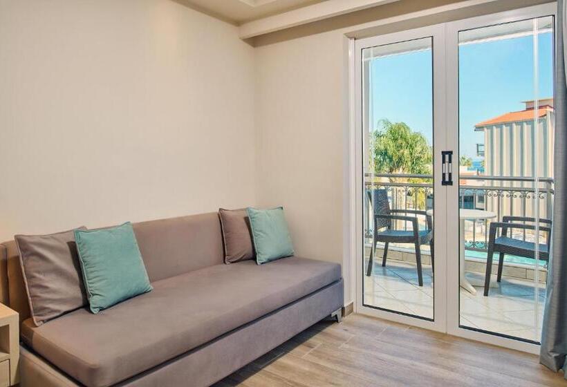 Quarto Comfort Vista Piscina, Palazetto Suites Zakynthos Adults Only