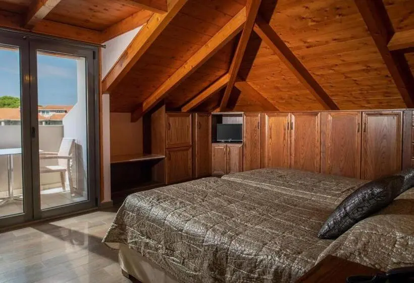 سوییت با چشم‌انداز جانبی دریا, Palazetto Suites Zakynthos   Adults Only