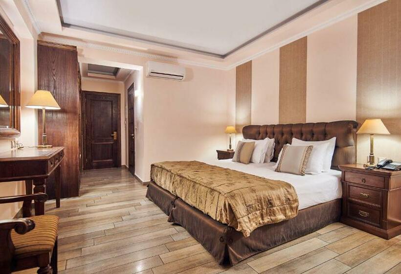 سوییت جونیور با چشم‌انداز استخر, Palazetto Suites Zakynthos   Adults Only