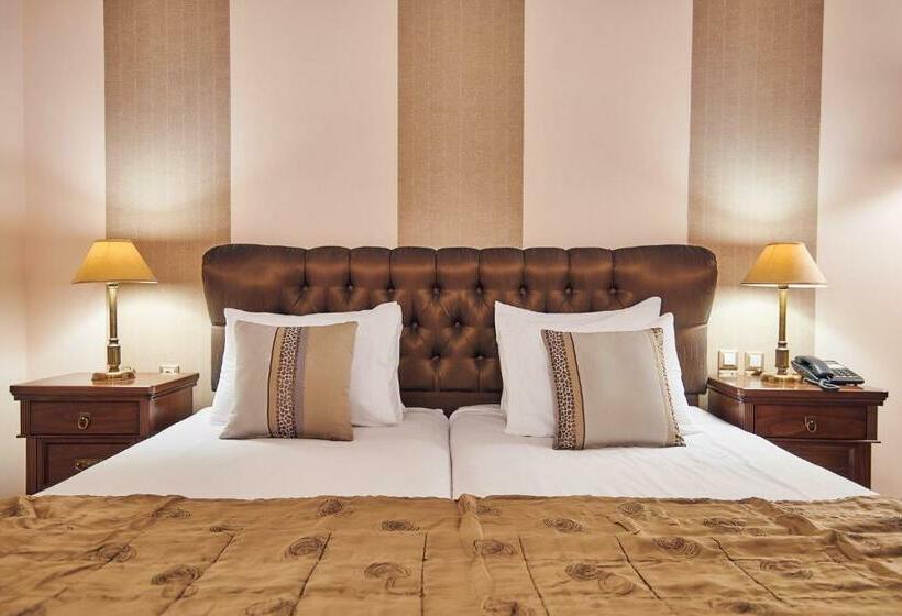 سوییت جونیور با چشم‌انداز استخر, Palazetto Suites Zakynthos   Adults Only