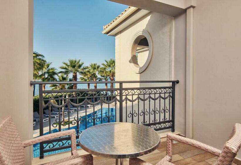 سوییت جونیور با چشم‌انداز استخر, Palazetto Suites Zakynthos   Adults Only