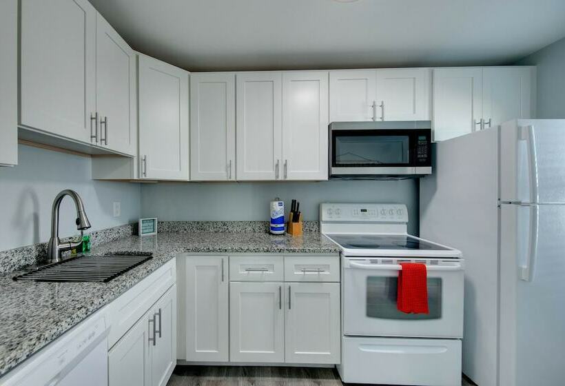 סוויטה נוף לבריכה, The Bungalows