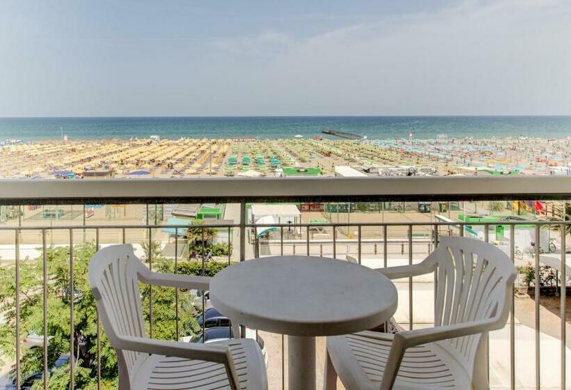 اتاق لوکس با بالکن و چشم‌انداز دریا, Vela D'oro