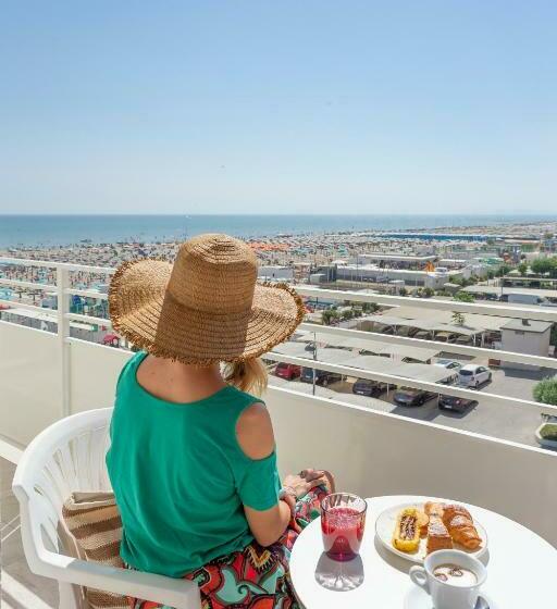 سوییت جونیور با چشم‌انداز دریا, Vela D'oro