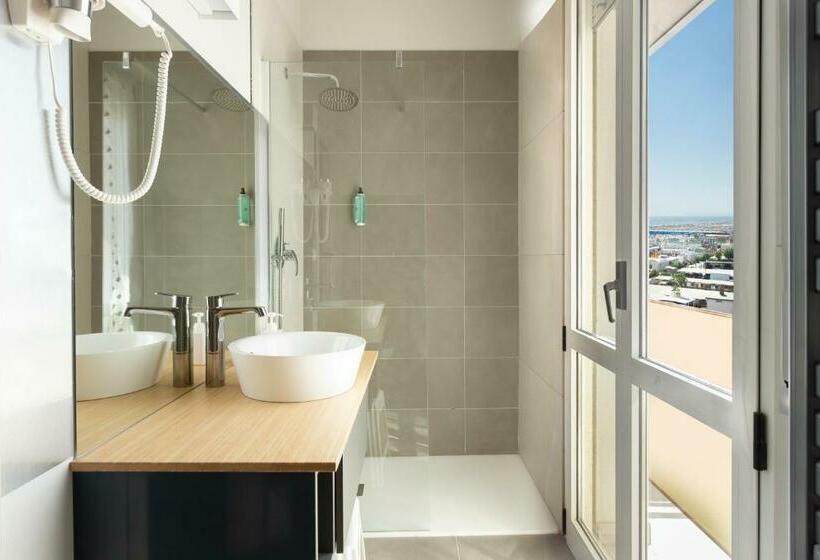 سوییت جونیور با چشم‌انداز دریا, Vela D'oro