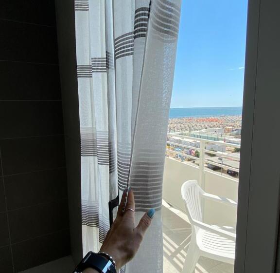 سوییت جونیور با چشم‌انداز دریا, Vela D'oro