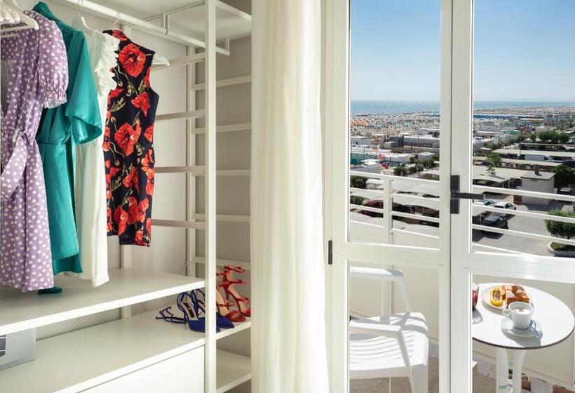 سوییت جونیور با چشم‌انداز دریا, Vela D'oro